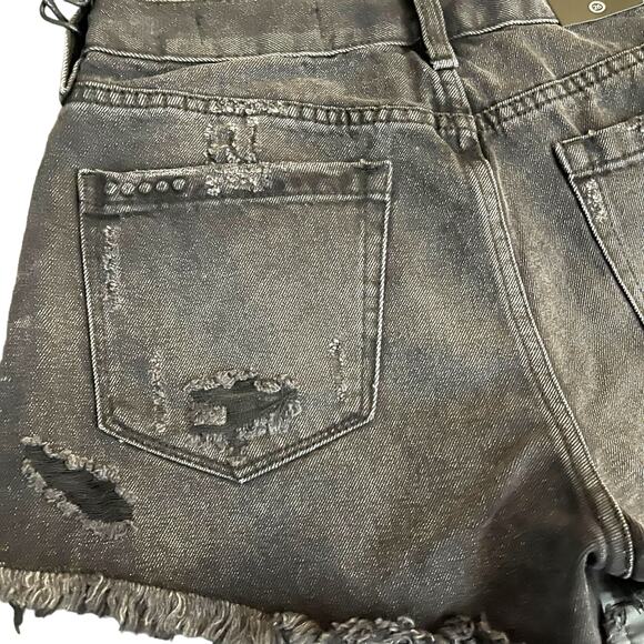 Blank NYC Shorts Womens 26 Washed Black Distressed Denim Mid Rise Button Fly NWT - Picture 10 of 16
